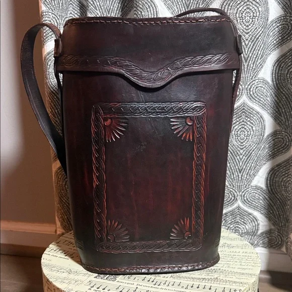 Vintage Tooled Leather Double Wine Bottle Carrying Case - Picture 2 of 16